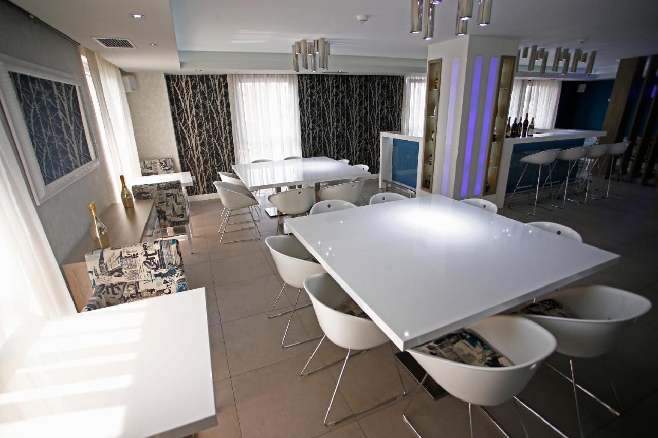 Rox Motel Modrica Luaran gambar